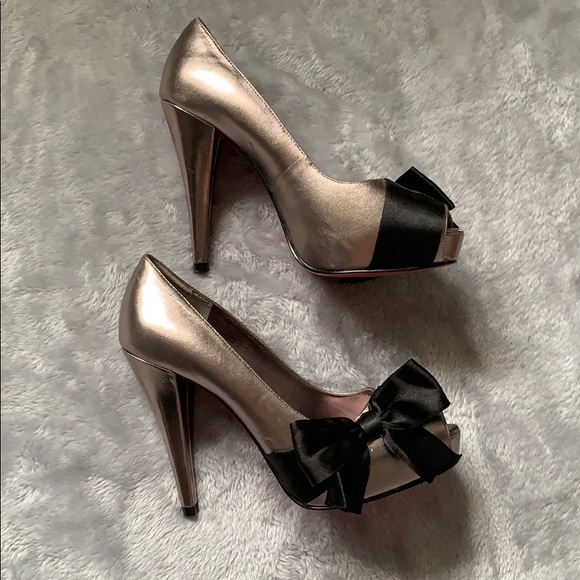 Paris Hilton Destiny Metallic Bronze Peep Toe Pumps with Black Bow - Picture 5 of 8